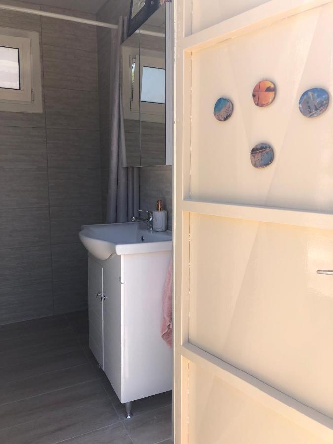 Converted Shed Studio & Garden Hanging Bed Pórto Ráfti Eksteriør bilde